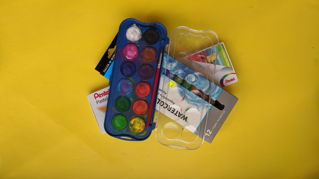 Student grade watercolor set for beginner artists starting to learn art